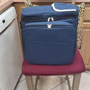 Unbranded, Blue Soft-Sided Insulated Cooler Bag with Dual Zippers  w/carry strap